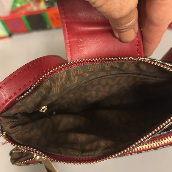 M Milan fashion designer cross body - Picture 3 of 5